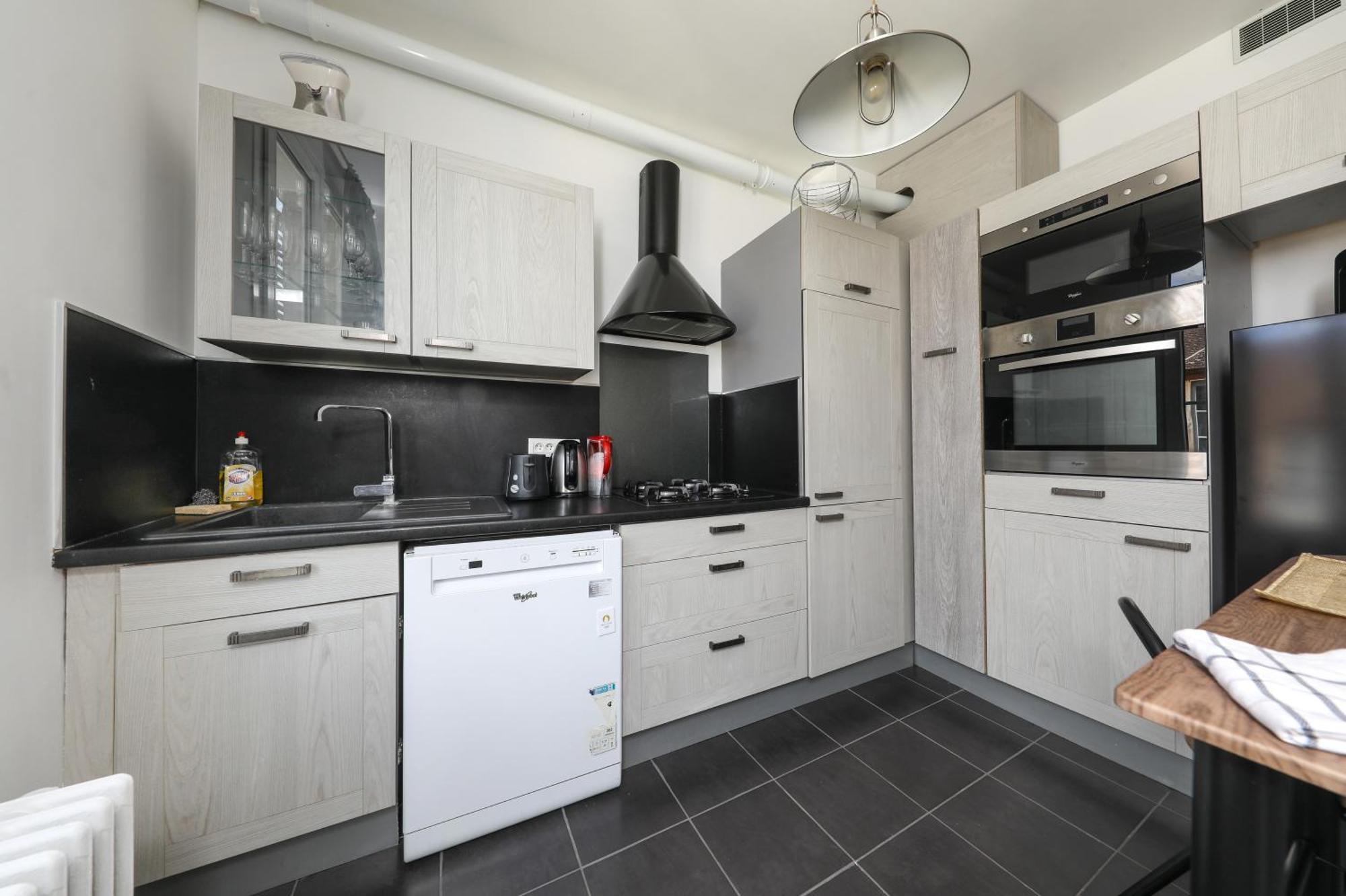 Charmant Appartement Dans Le Centre Ville, A 2 Minutes Du Palais Compiègne Buitenkant foto