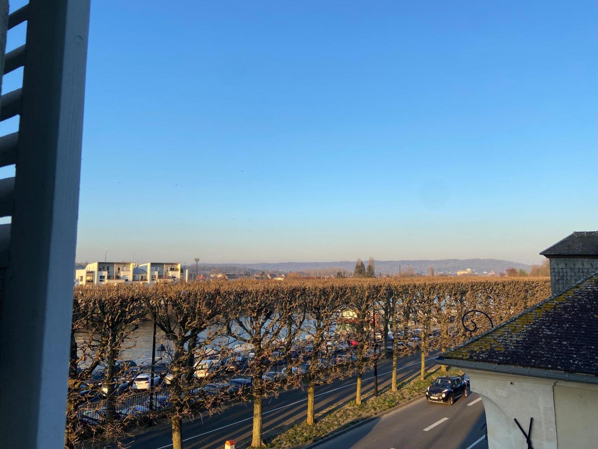 Charmant Appartement Dans Le Centre Ville, A 2 Minutes Du Palais Compiègne Buitenkant foto
